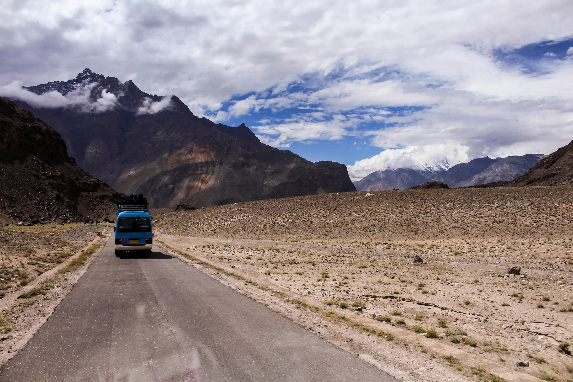 The road into the Shigar valley near Skardu
